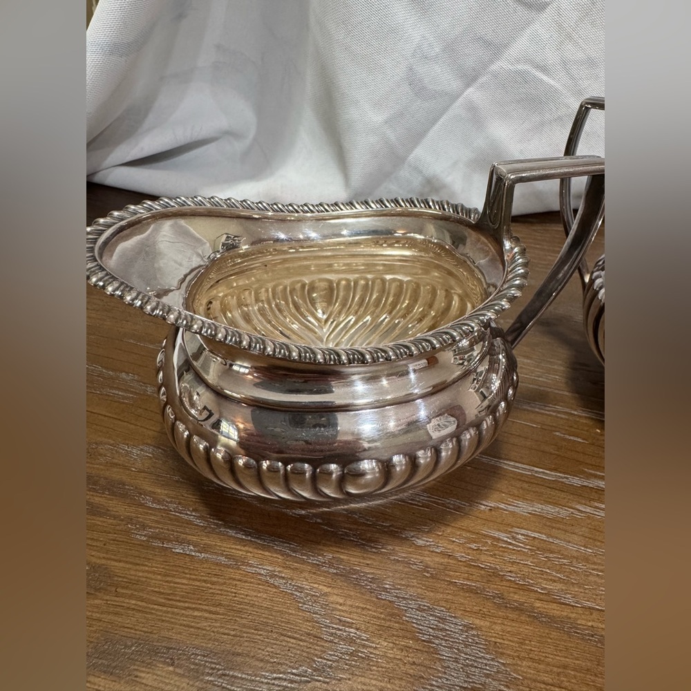 Elegant Elkington Plate 18854 Silver Creamer and Sugar Set - Picture 2 of 11